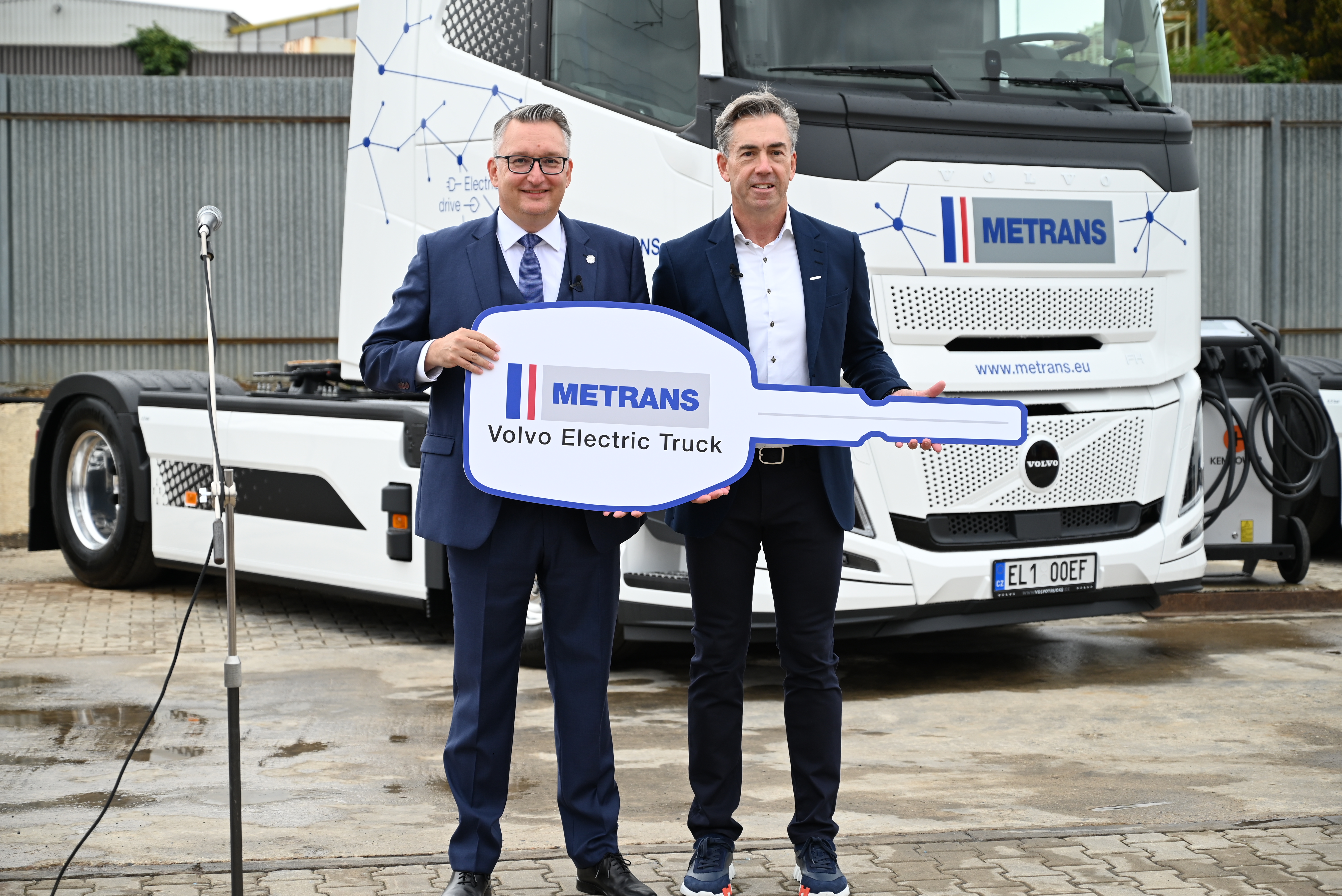 METRANS puts six Volvo electrical  trucks into service – the largest deployment in Czech history